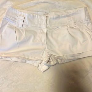 White short shorts • Large